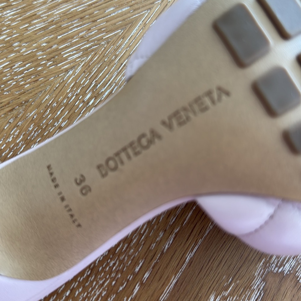 Bottega Veneta Women's Soft Pink Quilted Heels - Picture 7 of 7